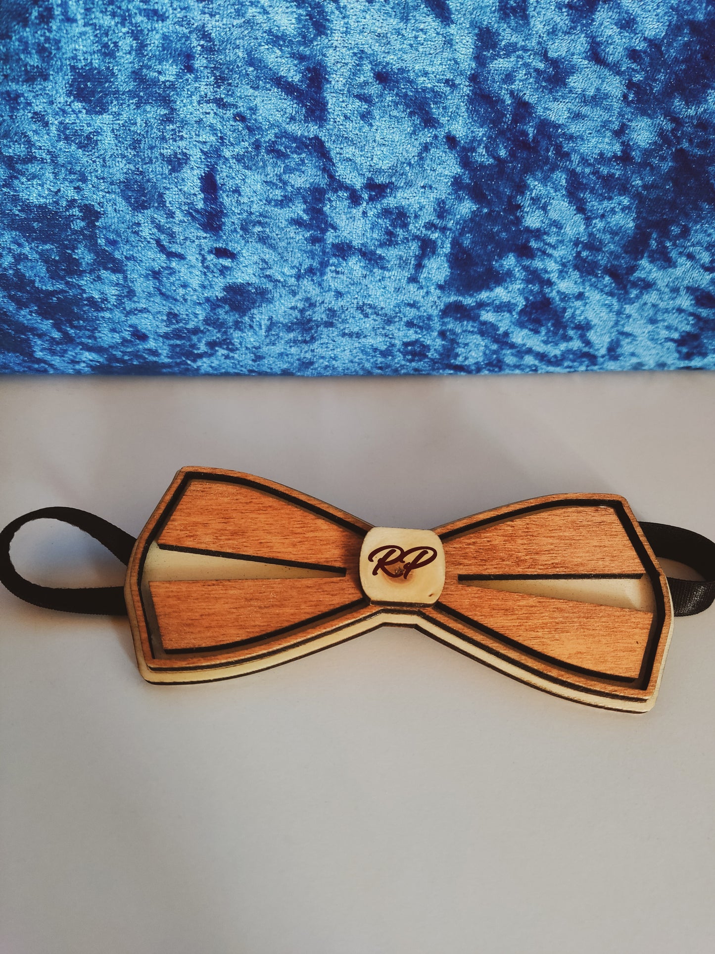 Stilvolle Fliege aus Holz für Herren - Perfektes Geschenk für Männer