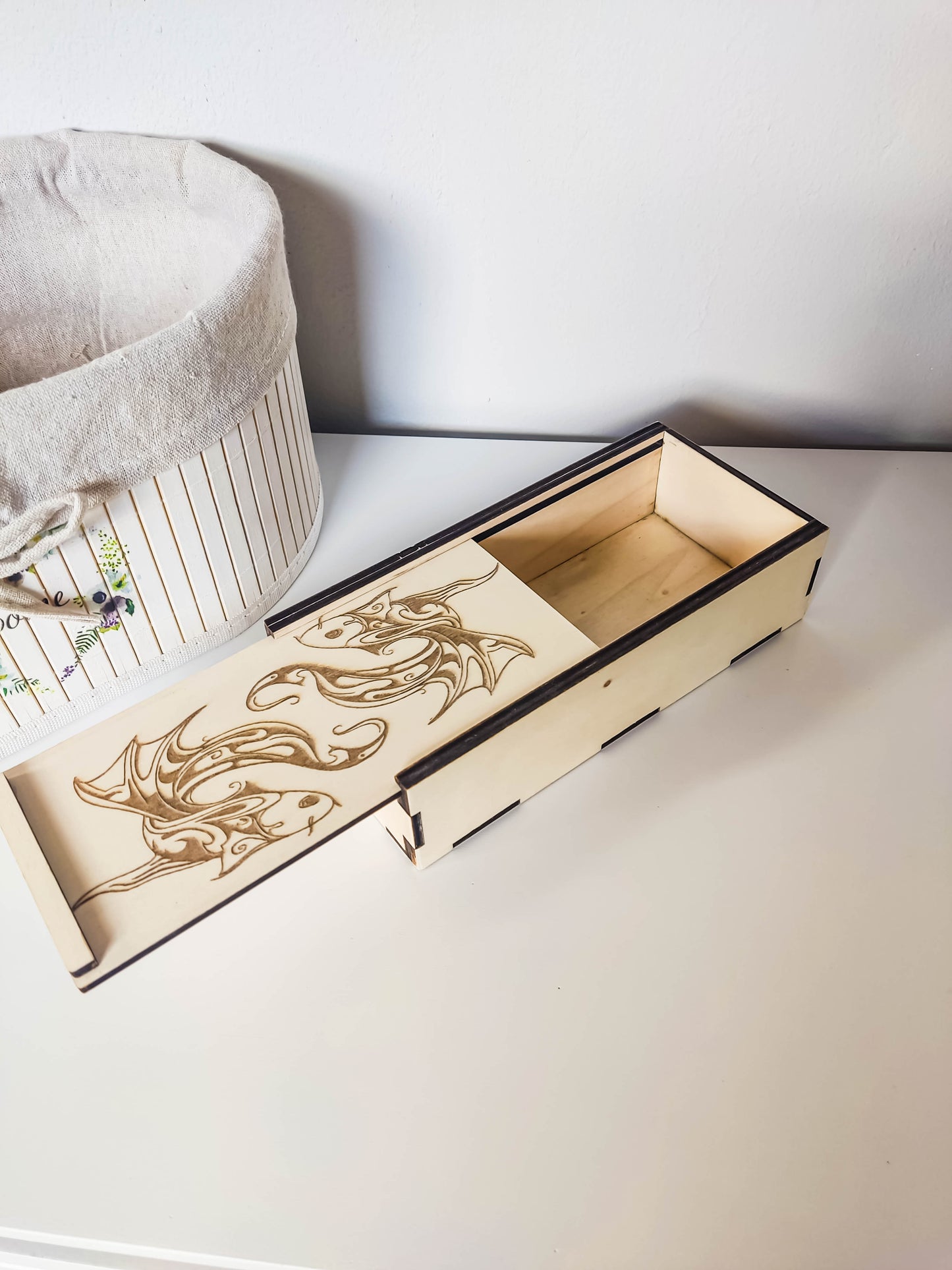 Geschenkbox Koi aus Holz mit Schiebedeckel | Wiederverwendbar