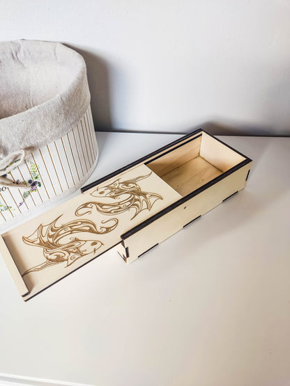 Geschenkbox Koi aus Holz mit Schiebedeckel | Wiederverwendbar