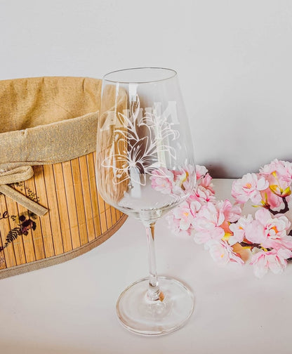 Personalisiertes Weinglas mit Name und Lilien Motiv | Longdrink Glas mit Gravur - Prami's