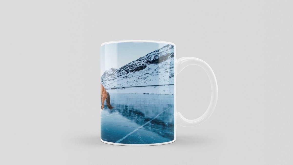 Bedruckte Kaffeetasse mit Pferde Motiv & Berglandschaft | Tasse aus Keramik - Prami's