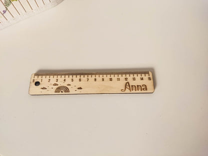 Holzlineal 15 cm mit Gravur und Namen für Kinder - perfektes Geschenk für Schultüte und Basteln - Prami's