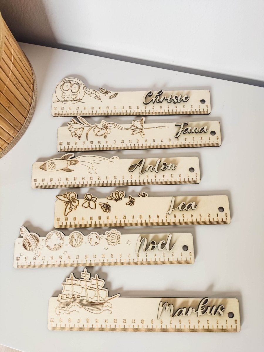Holzlineal mit Gravur und Namen für Kinder - perfektes Geschenk für Schultüte und Basteln - Prami's