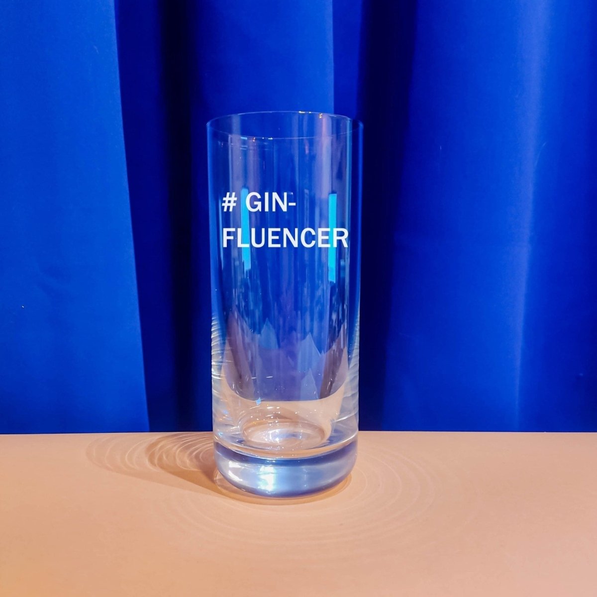 Personalisiertes Gin Glas mit Name und #Ginfluencer Motiv | Gin Tonic Geschenk mit Namen - Prami's