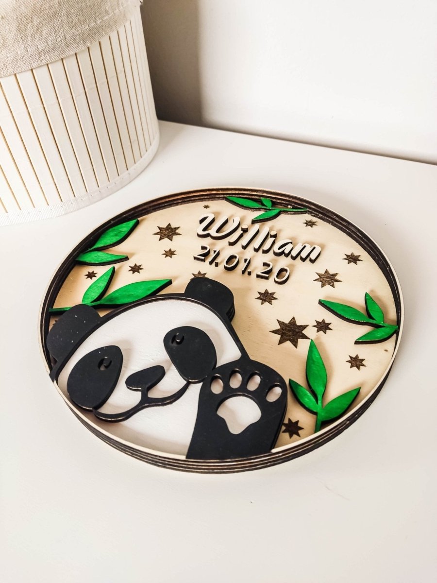 Personalisiertes Panda-Wandbild für Kinderzimmer - Mit Namen und Geburtsdatum! - Prami's