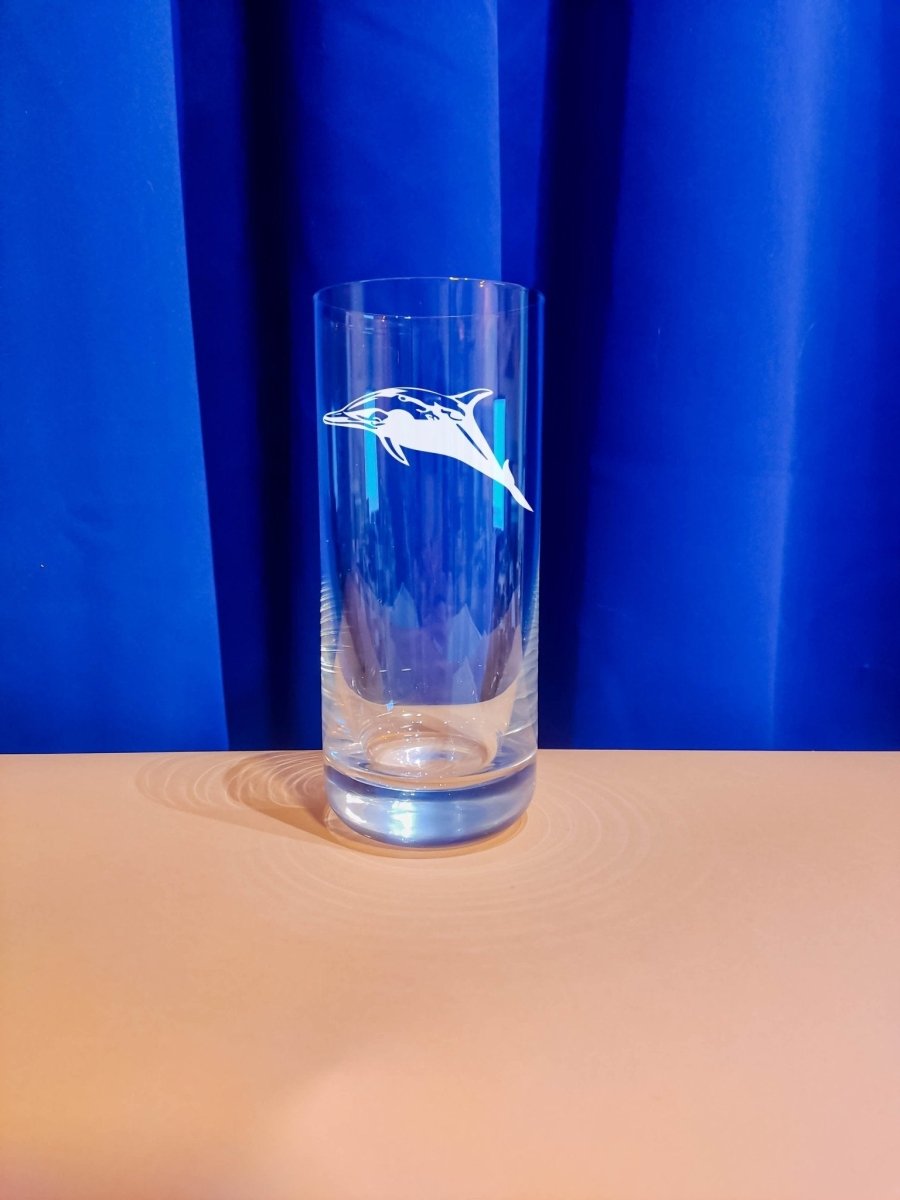 Personalisiertes Weinglas mit Name und Delfin Gravur | Longdrink Glas mit Gravur - Prami's