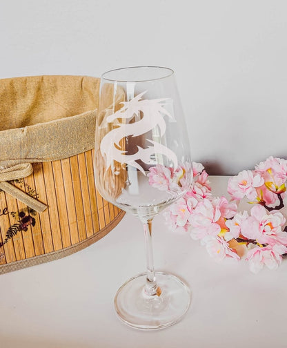 Personalisiertes Weinglas mit Name und Drache | Longdrink Glas mit Gravur - Prami's