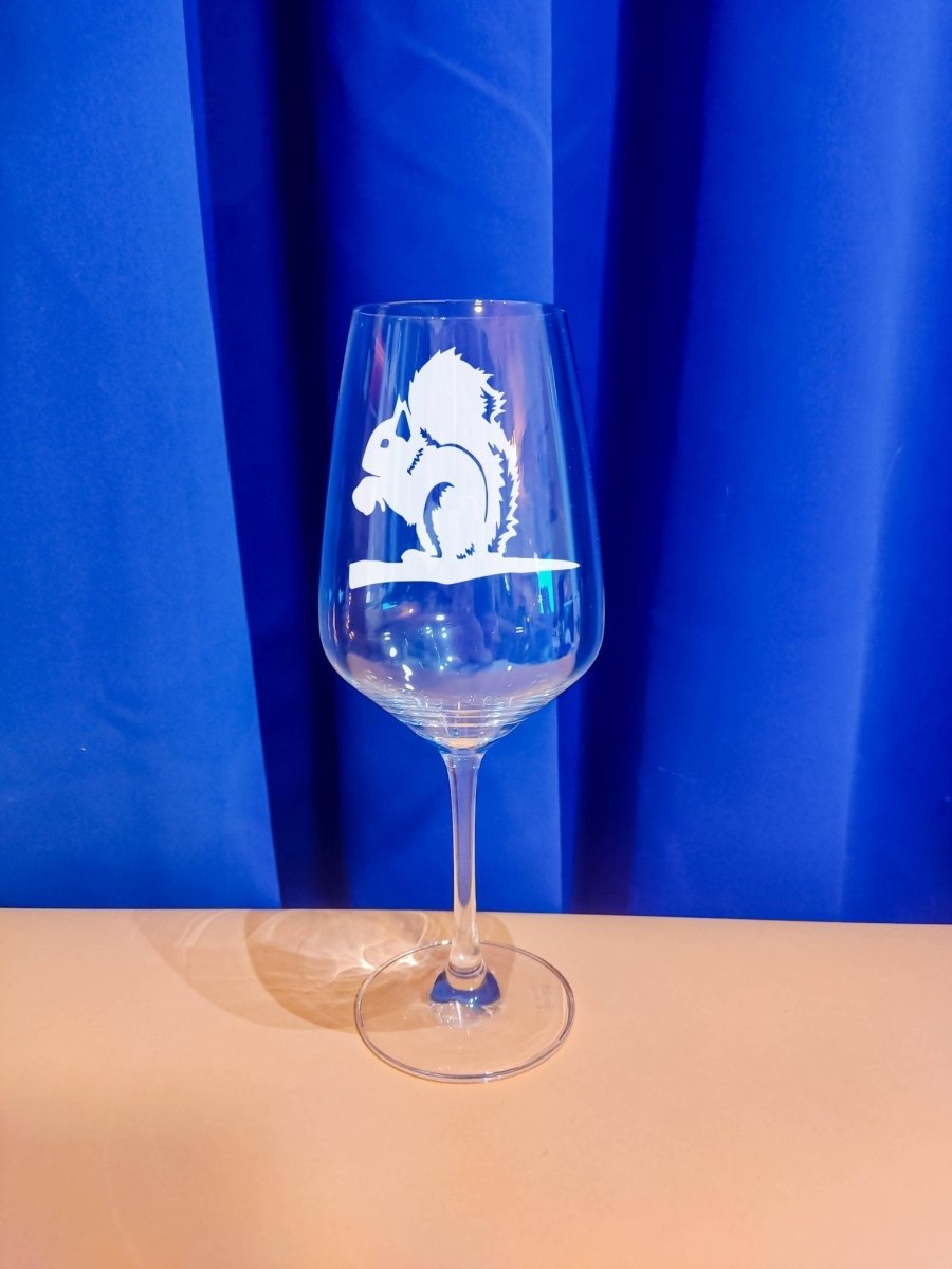 Personalisiertes Weinglas mit Name und Eichhörnchen Motiv | Longdrink Glas mit Gravur - Prami's