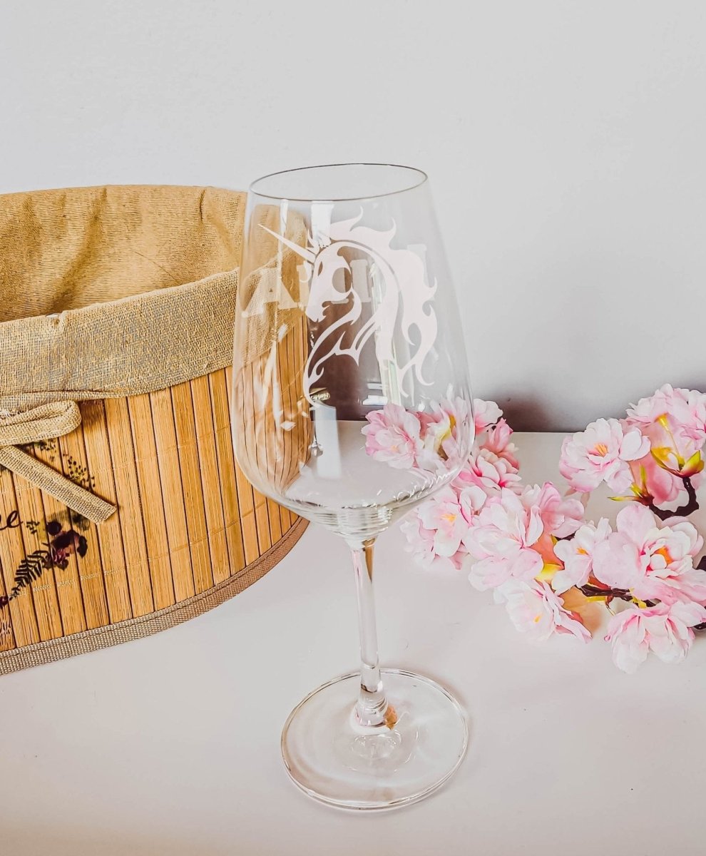 Personalisiertes Weinglas mit Name und Einhorn Gravur | Longdrink Glas mit Gravur - Prami's