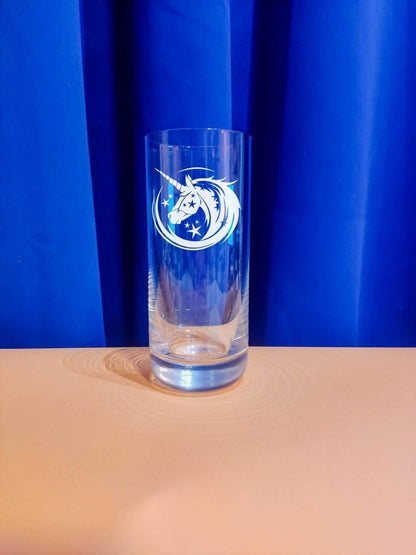 Personalisiertes Weinglas mit Name und Einhorn | Longdrink Glas mit Gravur - Prami's
