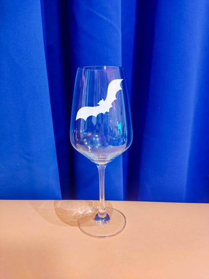 Personalisiertes Weinglas mit Name und Fledermaus Motiv | Longdrink Glas mit Gravur - Prami's