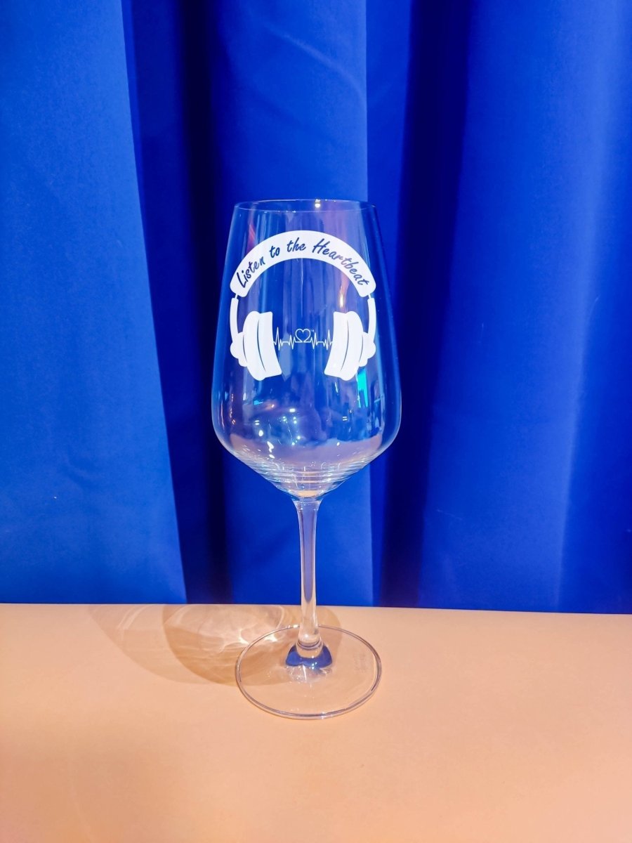 Personalisiertes Weinglas mit Name und Heartbeat | Longdrink Glas mit Gravur - Prami's