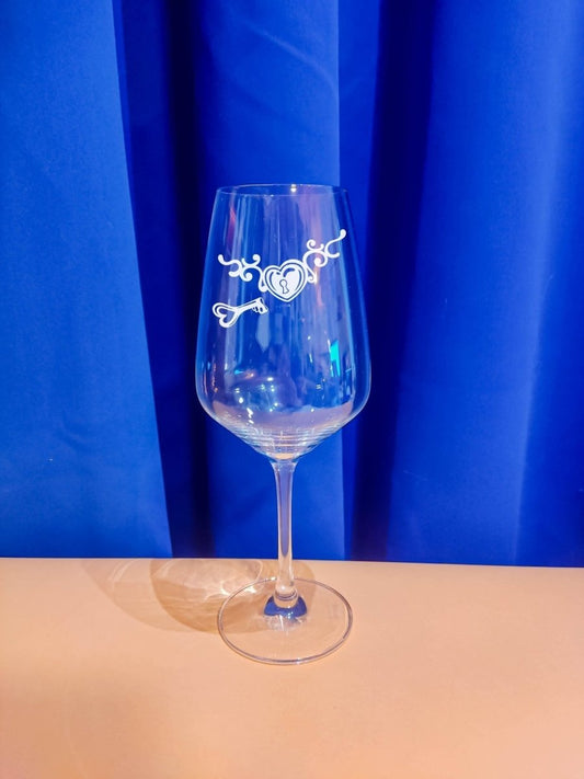 Personalisiertes Weinglas mit Name und Herz | Longdrink Glas mit Gravur - Prami's