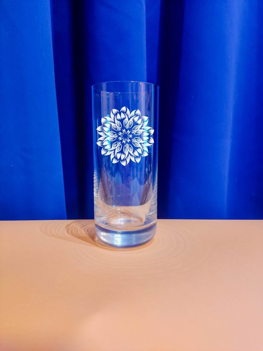 Personalisiertes Weinglas mit Name und Mandala Motiv | Longdrink Glas mit Gravur - Prami's