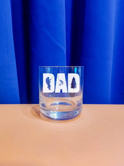 Personalisiertes Whiskyglas mit Name und Angler Dad Motiv | Whisky Glas mit Gravur - Prami's
