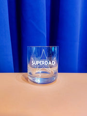 Personalisiertes Whiskyglas mit Name und Superdad Motiv | Whisky Glas mit Gravur - Prami's