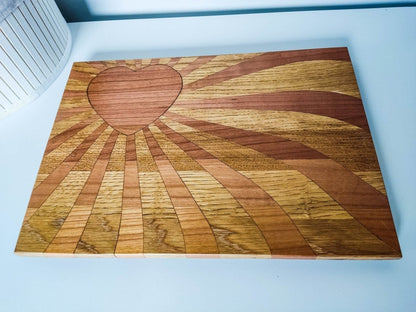 Schneidebrett Eiche und Kirschenholz handgefertigt | Design Holzbrett aus massivem Holz | Geschenkidee für Küche - Prami's