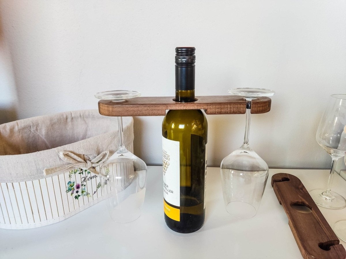 Weinbutler aus massivem Nussholz | Weinglas- und Flaschenhalter für Weinflaschen und bis zu 4 Weingläser - Prami's